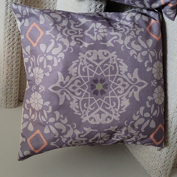 set of 2 decorative cushion covers - Picture 2 of 13